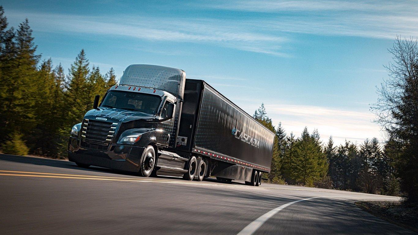 Daimler isi propune sa lanseze camionul autonom in SUA pana in 2027